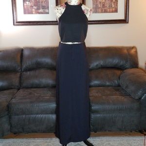 💋Vince Size 6 Maxi Skirt over 41" in length
